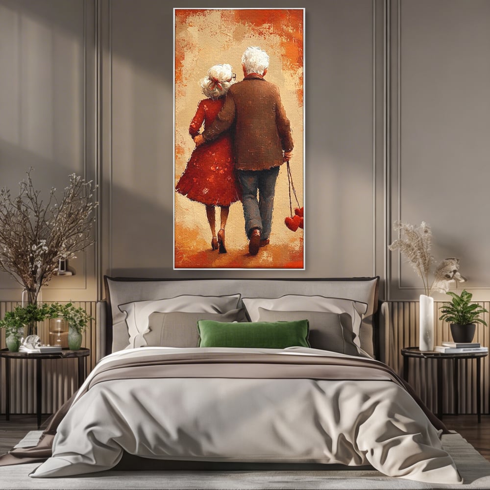 Tablou canvas cu pictura cu un cuplu in varsta imbratisat, in rama de aluminiu argintiu, pe perete intr-un dormitor